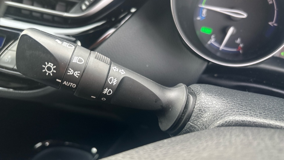 Toyota C-HR 2.0 Hybrid Design 5dr CVT Hybrid Hatchback - Image 37