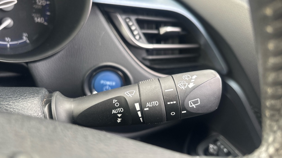 Toyota C-HR 2.0 Hybrid Design 5dr CVT Hybrid Hatchback - Image 38