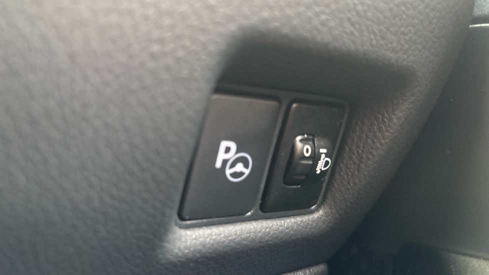 Toyota C-HR 2.0 Hybrid Design 5dr CVT Hybrid Hatchback - Image 40