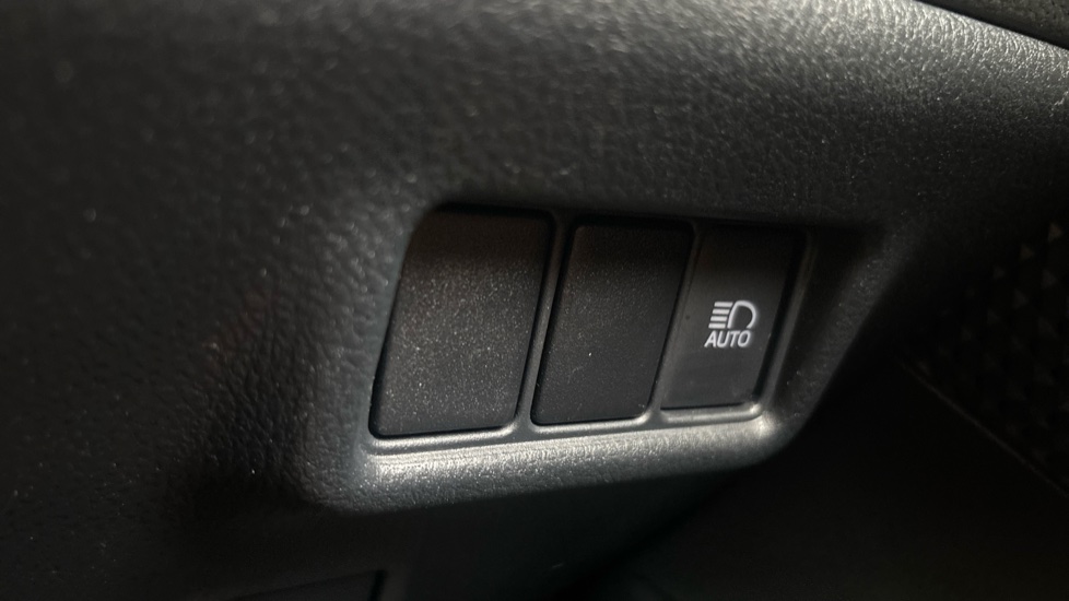 Toyota C-HR 2.0 Hybrid Design 5dr CVT Hybrid Hatchback - Image 41