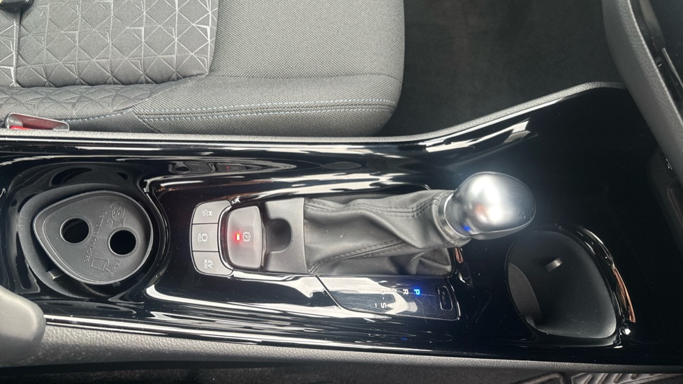 Toyota C-HR 2.0 Hybrid Design 5dr CVT Hybrid Hatchback - Image 45