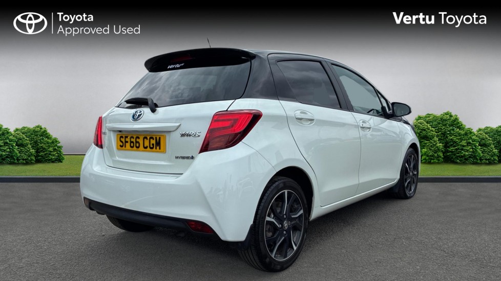 Toyota Yaris 1.5 Hybrid Design 5dr CVT Hybrid Hatchback - Image 2