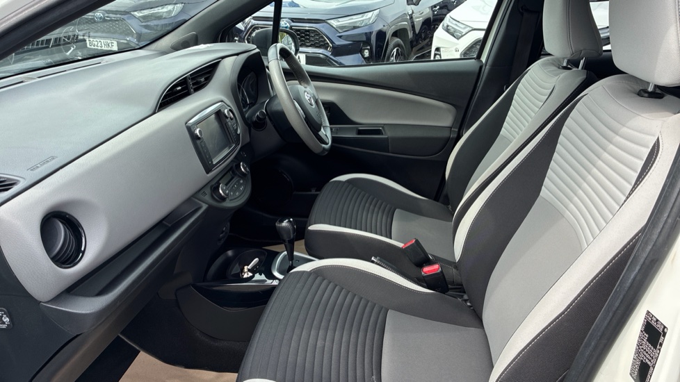 Toyota Yaris 1.5 Hybrid Design 5dr CVT Hybrid Hatchback - Image 5