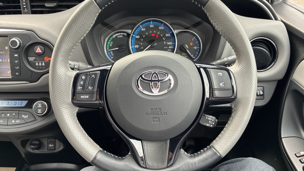Toyota Yaris 1.5 Hybrid Design 5dr CVT Hybrid Hatchback - Image 10