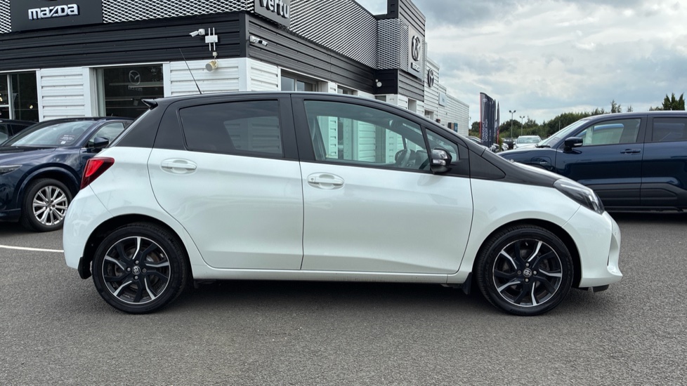 Toyota Yaris 1.5 Hybrid Design 5dr CVT Hybrid Hatchback - Image 23