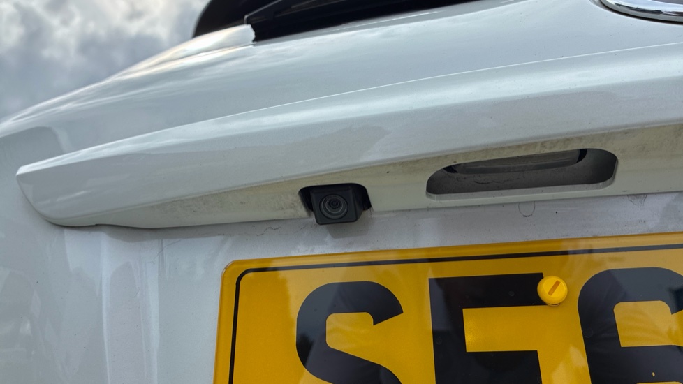 Toyota Yaris 1.5 Hybrid Design 5dr CVT Hybrid Hatchback - Image 29