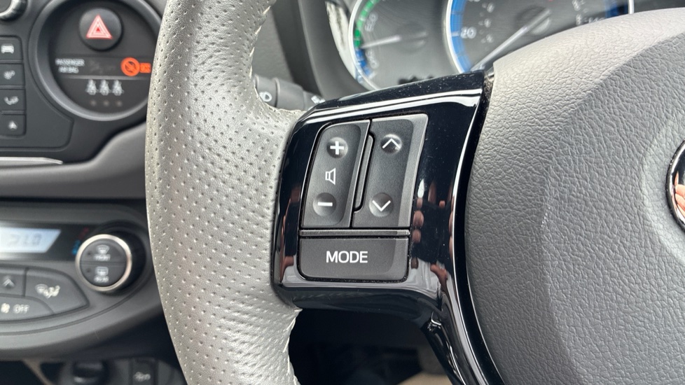 Toyota Yaris 1.5 Hybrid Design 5dr CVT Hybrid Hatchback - Image 39