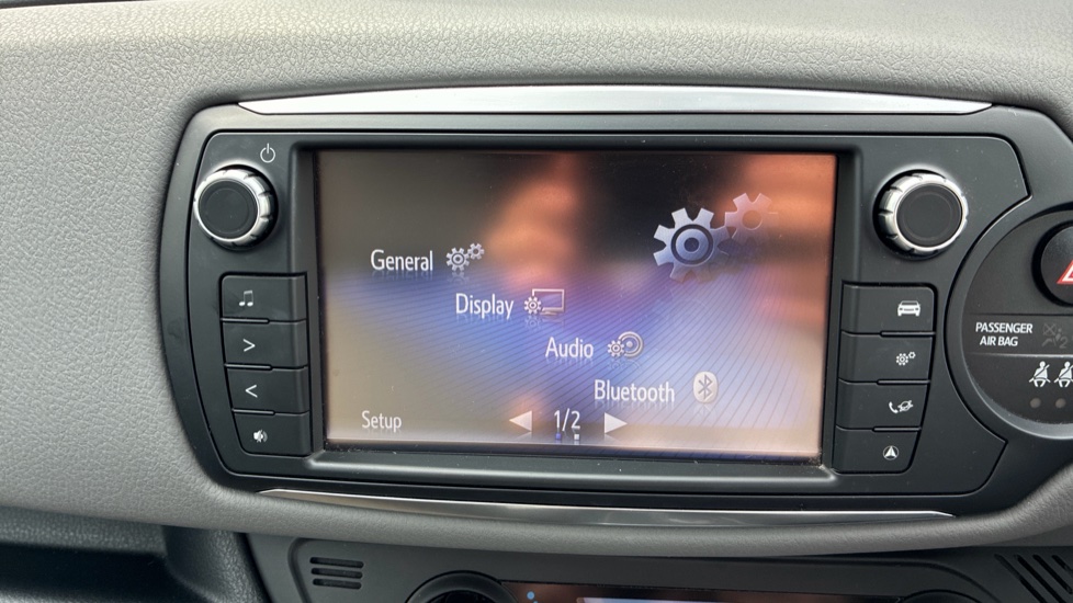 Toyota Yaris 1.5 Hybrid Design 5dr CVT Hybrid Hatchback - Image 44