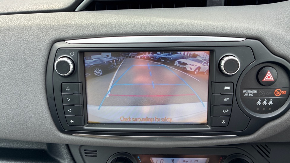 Toyota Yaris 1.5 Hybrid Design 5dr CVT Hybrid Hatchback - Image 46