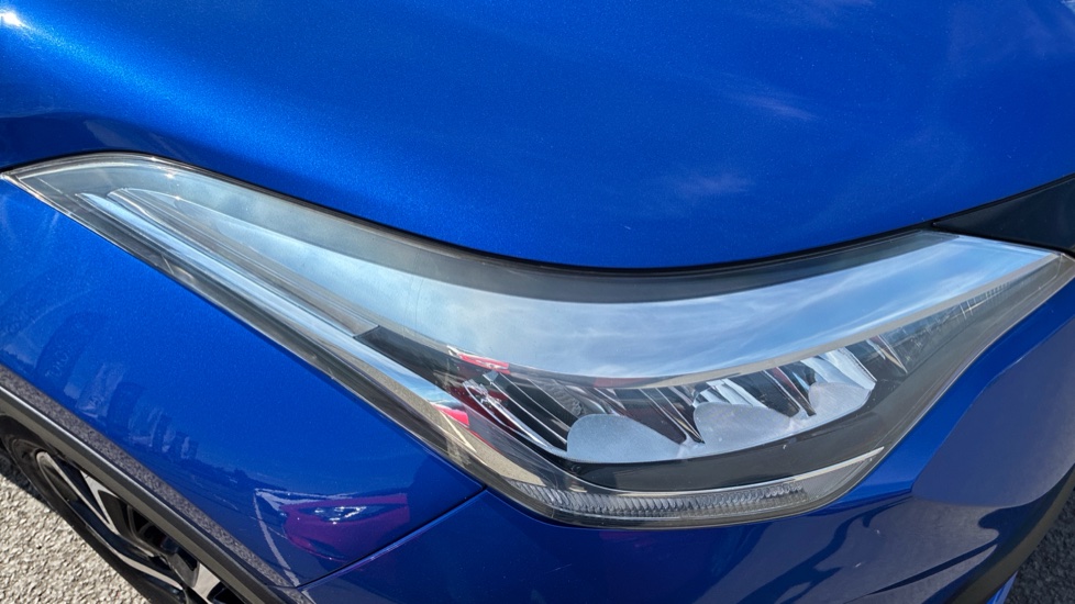 Toyota C-HR 1.8 Hybrid Design 5dr CVT Hybrid Hatchback - Image 20