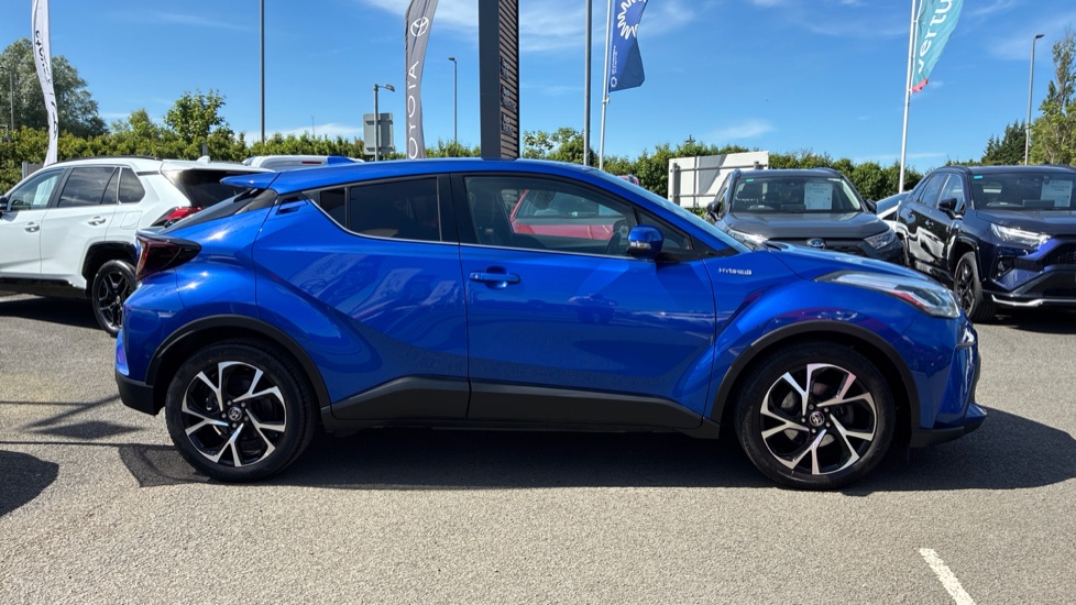 Toyota C-HR 1.8 Hybrid Design 5dr CVT Hybrid Hatchback - Image 23