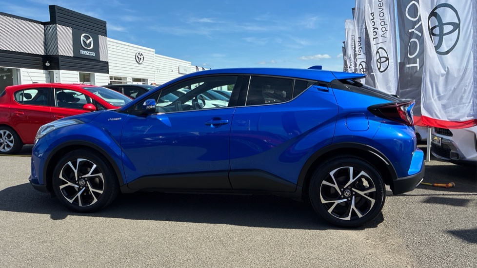Toyota C-HR 1.8 Hybrid Design 5dr CVT Hybrid Hatchback - Image 24