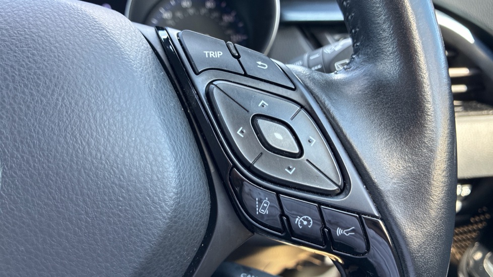 Toyota C-HR 1.8 Hybrid Design 5dr CVT Hybrid Hatchback - Image 30