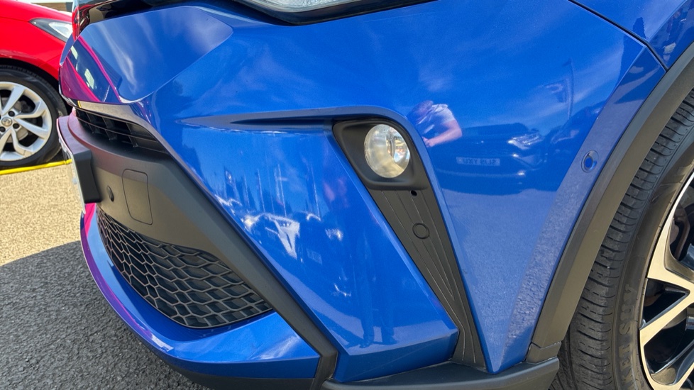 Toyota C-HR 1.8 Hybrid Design 5dr CVT Hybrid Hatchback - Image 39