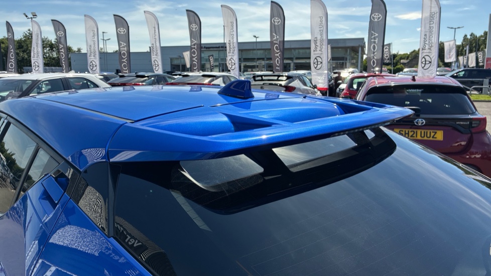 Toyota C-HR 1.8 Hybrid Design 5dr CVT Hybrid Hatchback - Image 43