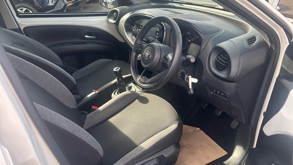 Toyota Aygo X 1.0 VVT-i Pure 5dr Petrol Hatchback - Image 12