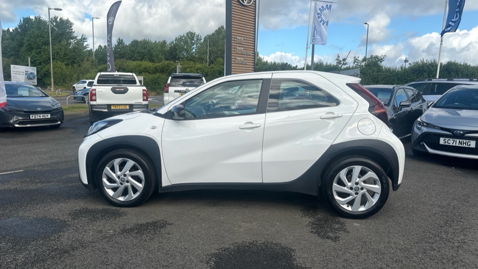 Toyota Aygo X 1.0 VVT-i Pure 5dr Petrol Hatchback - Image 24