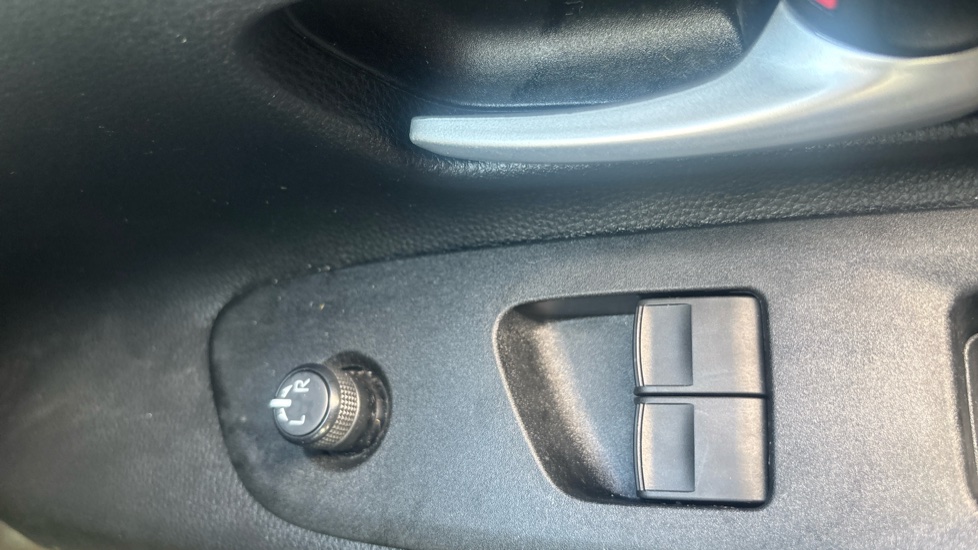 Toyota Aygo X 1.0 VVT-i Pure 5dr Petrol Hatchback - Image 37