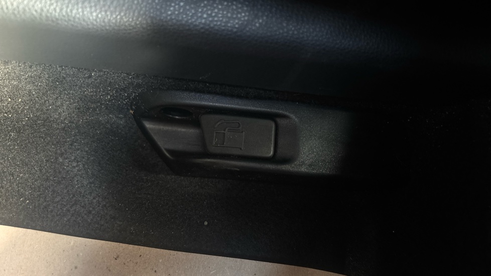 Toyota Aygo X 1.0 VVT-i Pure 5dr Petrol Hatchback - Image 40
