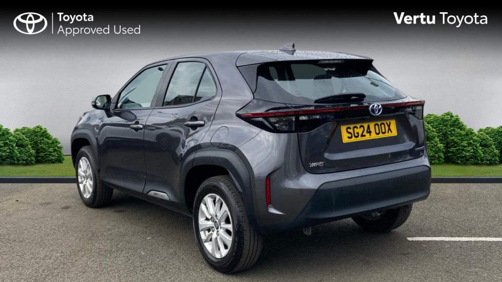 Toyota Yaris Cross 1.5 Hybrid Icon 5dr CVT Hybrid Estate - Image 4