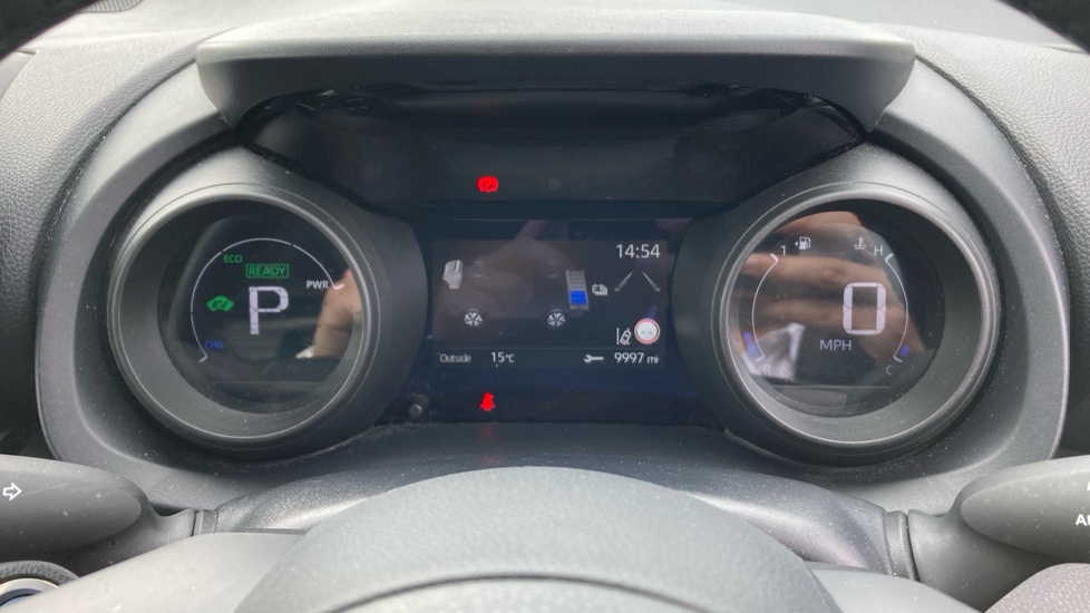 Toyota Yaris Cross 1.5 Hybrid Icon 5dr CVT Hybrid Estate - Image 11