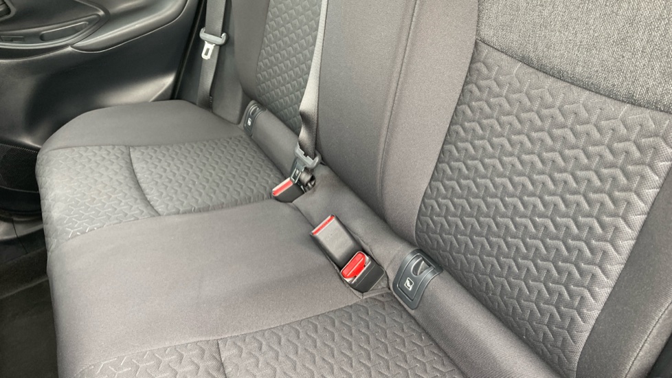 Toyota Yaris Cross 1.5 Hybrid Icon 5dr CVT Hybrid Estate - Image 17