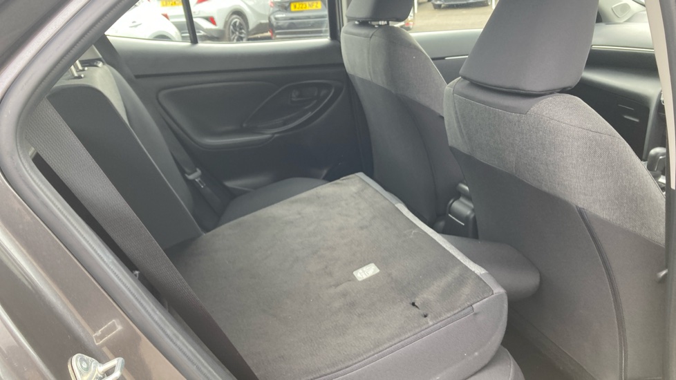 Toyota Yaris Cross 1.5 Hybrid Icon 5dr CVT Hybrid Estate - Image 18