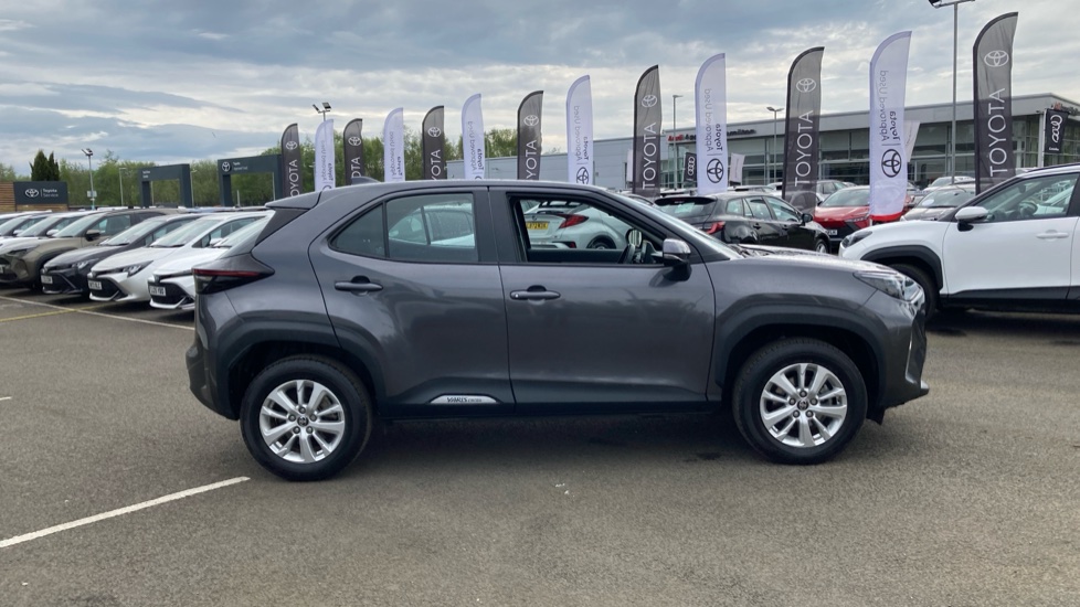 Toyota Yaris Cross 1.5 Hybrid Icon 5dr CVT Hybrid Estate - Image 23