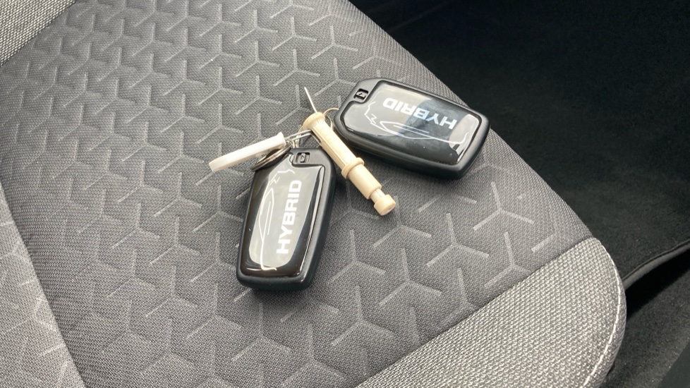 Toyota Yaris Cross 1.5 Hybrid Icon 5dr CVT Hybrid Estate - Image 28