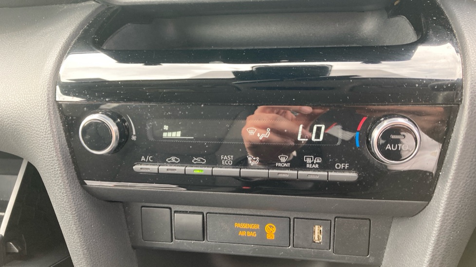 Toyota Yaris Cross 1.5 Hybrid Icon 5dr CVT Hybrid Estate - Image 38