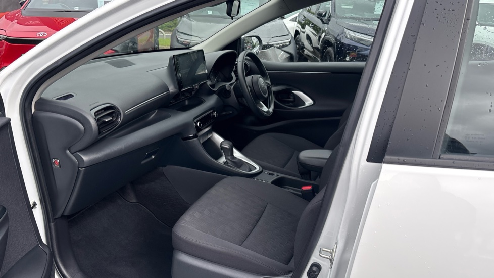 Toyota Yaris 1.5 Hybrid Icon 5dr CVT Hybrid Hatchback - Image 5