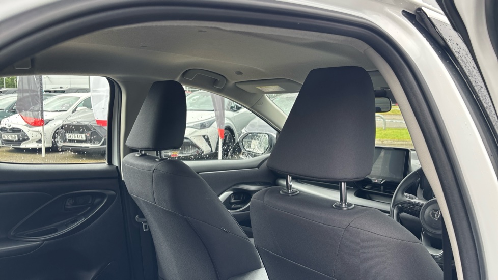 Toyota Yaris 1.5 Hybrid Icon 5dr CVT Hybrid Hatchback - Image 19