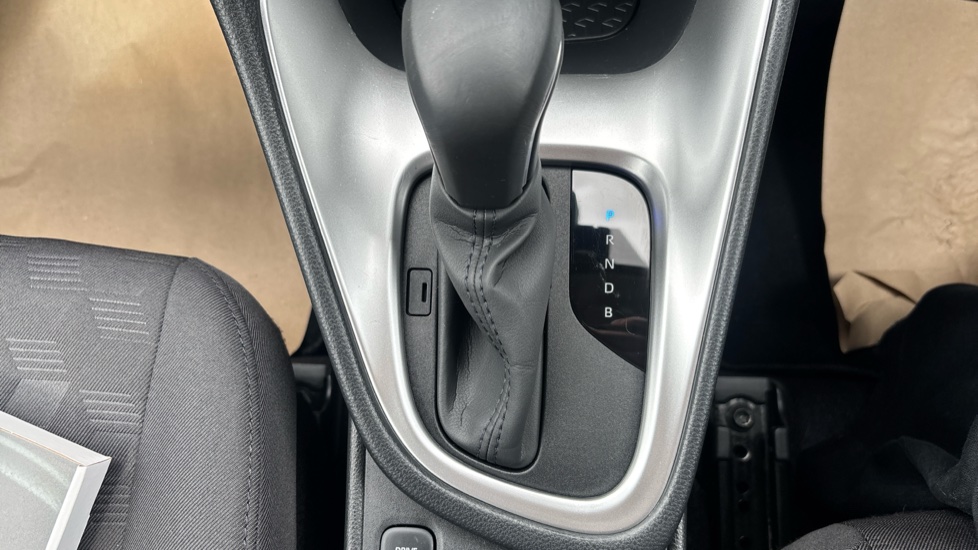Toyota Yaris 1.5 Hybrid Icon 5dr CVT Hybrid Hatchback - Image 34