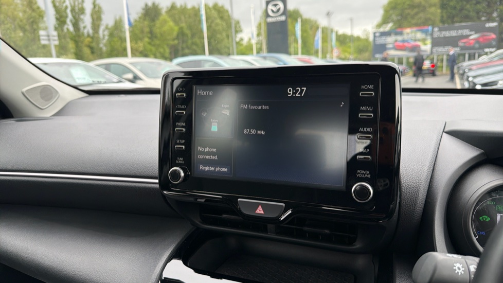 Toyota Yaris Cross 1.5 Hybrid Icon 5dr CVT Hybrid Estate - Image 9