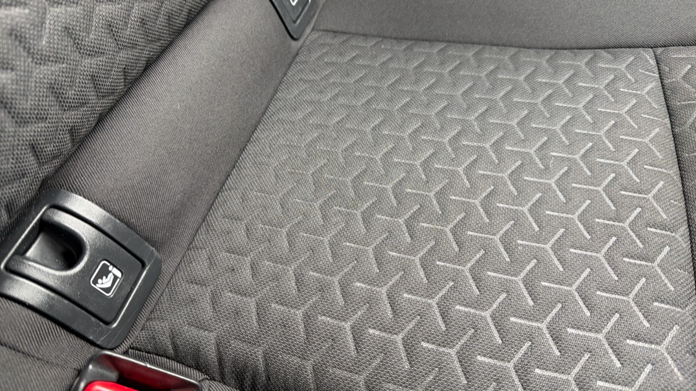 Toyota Yaris Cross 1.5 Hybrid Icon 5dr CVT Hybrid Estate - Image 14