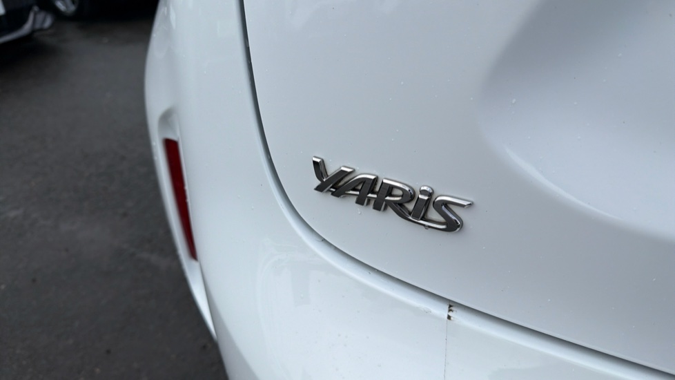Toyota Yaris Cross 1.5 Hybrid Icon 5dr CVT Hybrid Estate - Image 31