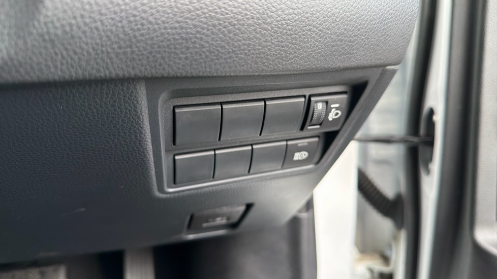 Toyota Yaris Cross 1.5 Hybrid Icon 5dr CVT Hybrid Estate - Image 35