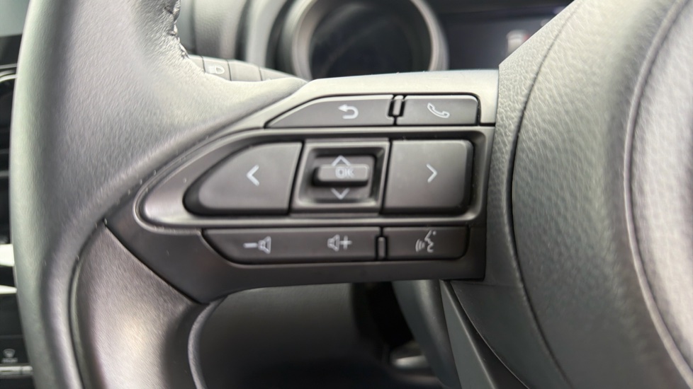 Toyota Yaris Cross 1.5 Hybrid Icon 5dr CVT Hybrid Estate - Image 39
