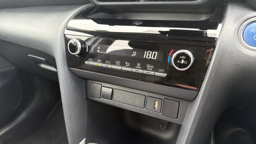 Toyota Yaris Cross 1.5 Hybrid Icon 5dr CVT Hybrid Estate - Image 40