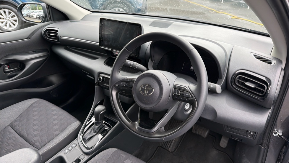 Toyota Yaris 1.5 Hybrid Design 5dr CVT Hybrid Hatchback - Image 7