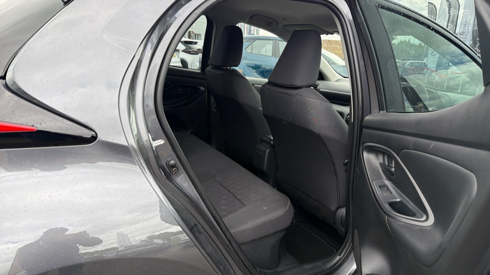 Toyota Yaris 1.5 Hybrid Design 5dr CVT Hybrid Hatchback - Image 8