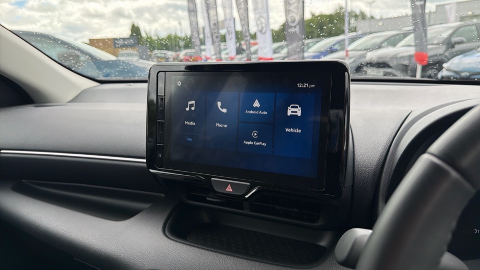 Toyota Yaris 1.5 Hybrid Design 5dr CVT Hybrid Hatchback - Image 9