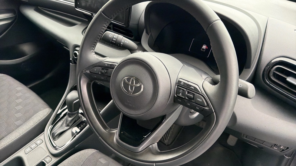 Toyota Yaris 1.5 Hybrid Design 5dr CVT Hybrid Hatchback - Image 10