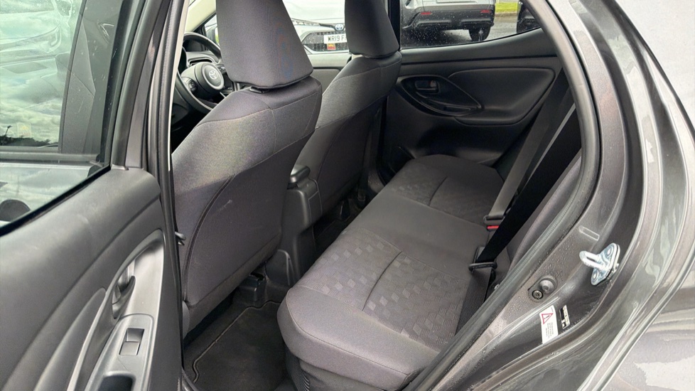 Toyota Yaris 1.5 Hybrid Design 5dr CVT Hybrid Hatchback - Image 15