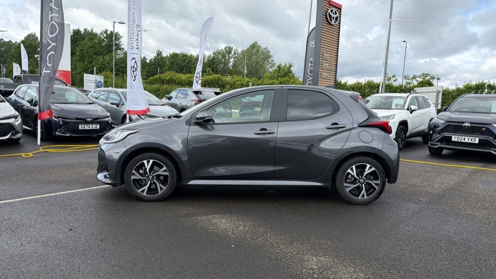 Toyota Yaris 1.5 Hybrid Design 5dr CVT Hybrid Hatchback - Image 24