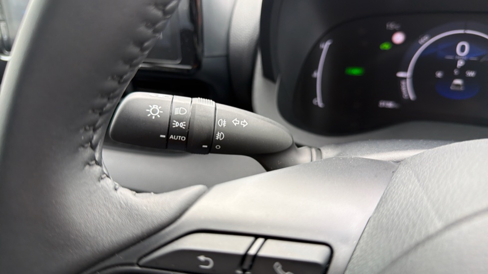 Toyota Yaris 1.5 Hybrid Design 5dr CVT Hybrid Hatchback - Image 30
