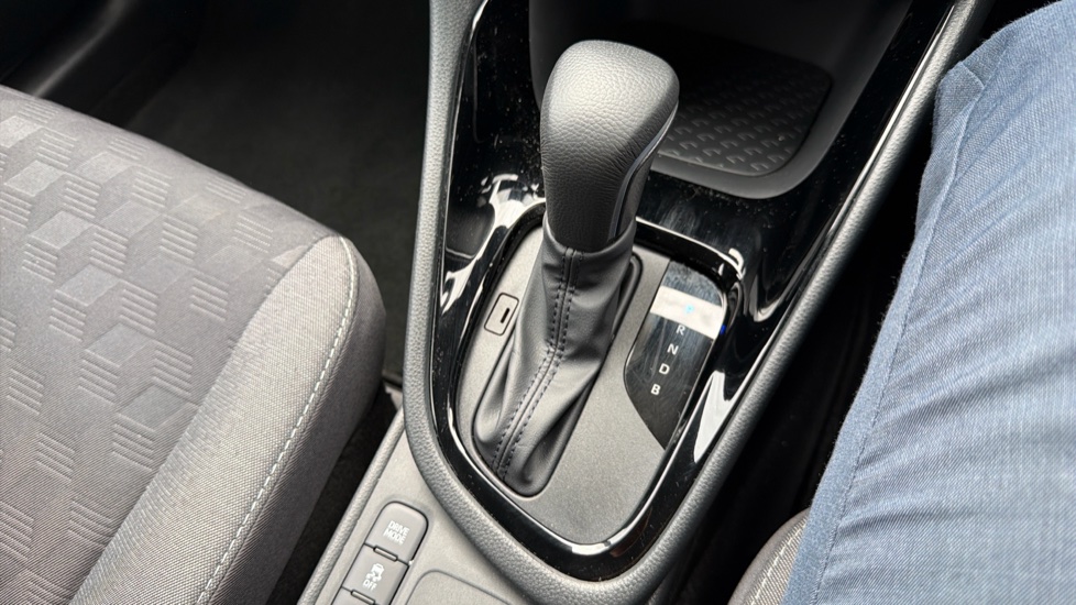 Toyota Yaris 1.5 Hybrid Design 5dr CVT Hybrid Hatchback - Image 39