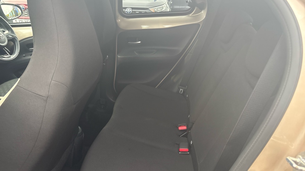 Toyota Aygo X 1.0 VVT-i Edge 5dr Petrol Hatchback - Image 15