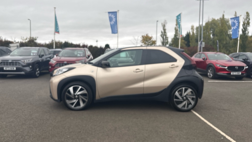 Toyota Aygo X 1.0 VVT-i Edge 5dr Petrol Hatchback - Image 24