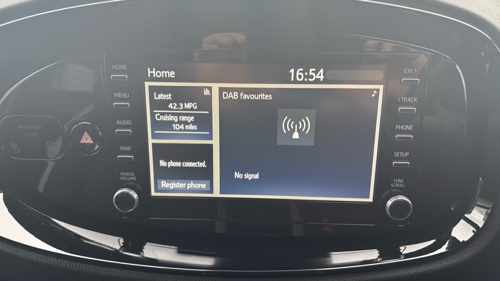 Toyota Aygo X 1.0 VVT-i Edge 5dr Petrol Hatchback - Image 32